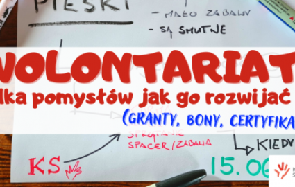 arkusz papieru z kolorowymi notatkami w tle, tytuł spotkania w kolorze czerwonym