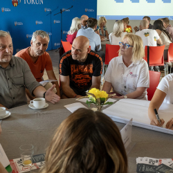 zdjęcie osób uczestniczących w spotkaniu