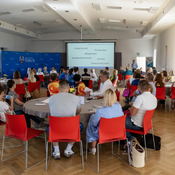 zdjęcie osób uczestniczących w spotkaniu